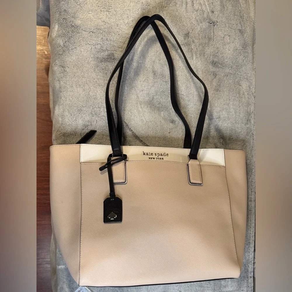 Kate Spade Cameron Street Havana Tote - Fits 13” Laptop - Excellent Condition - Picture 6 of 14